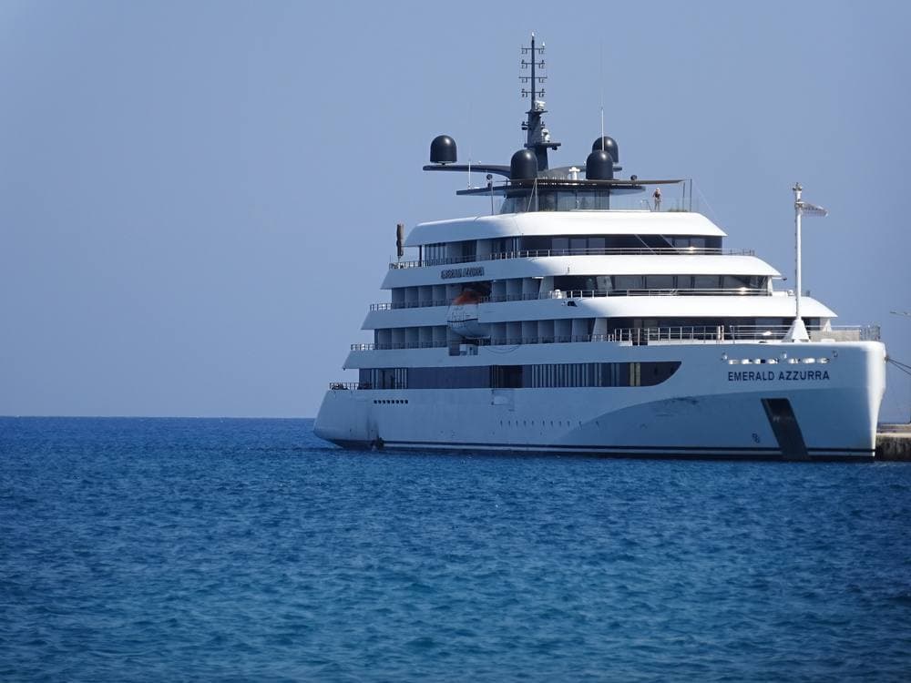 Emerald Cruises · Ship