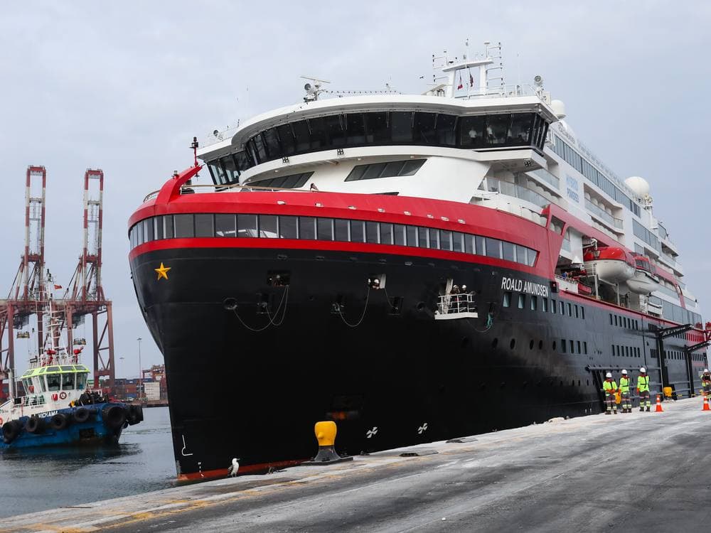 MS Roald Amundsen